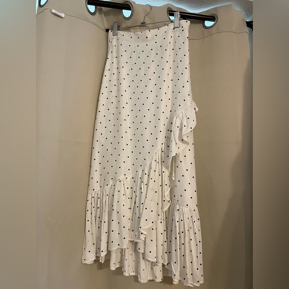 H&M SIZE 4 WHITE POLKA DOT RUFFLED SKIRT
